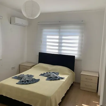 Merkezdeki Eviniz * Kyrenia (Northern Cyprus)