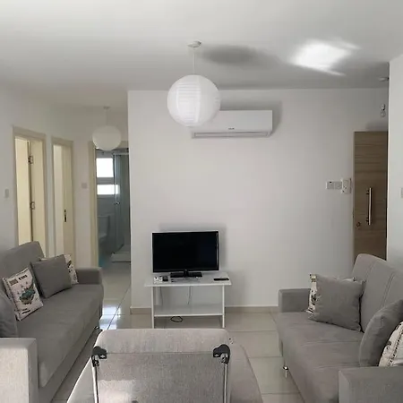 Merkezdeki Eviniz * Kyrenia (Northern Cyprus)